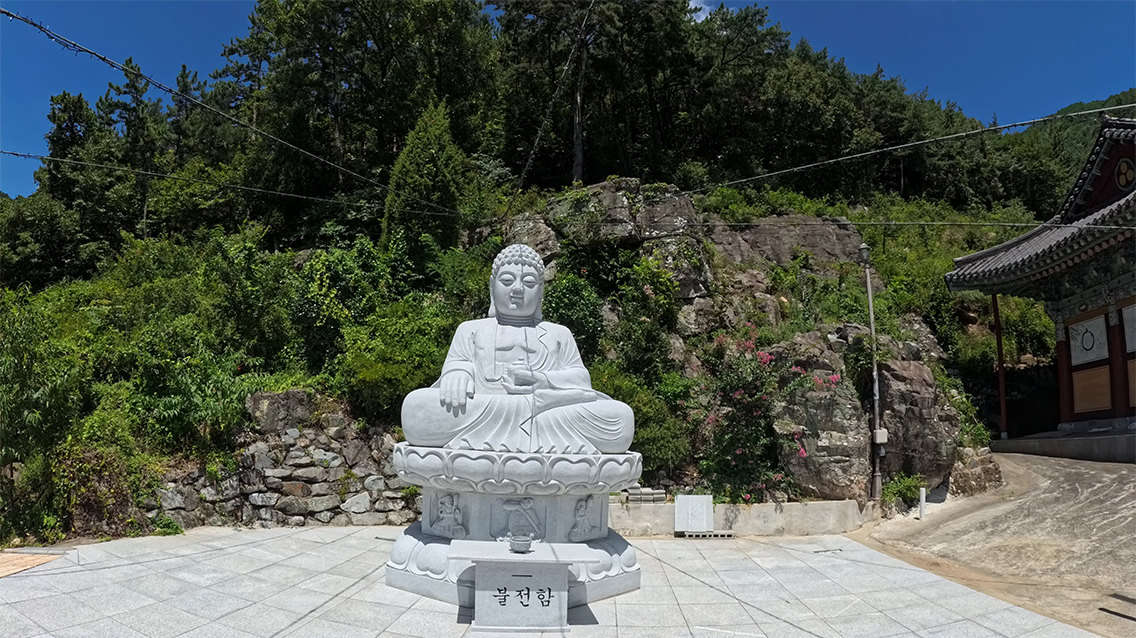 석불사의 마애불상군